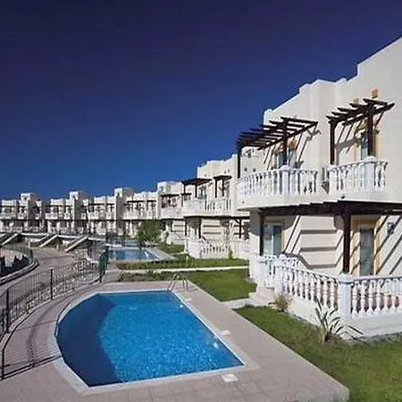 Turquoise Apartment *