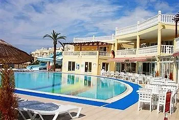 Turquoise Apartment *