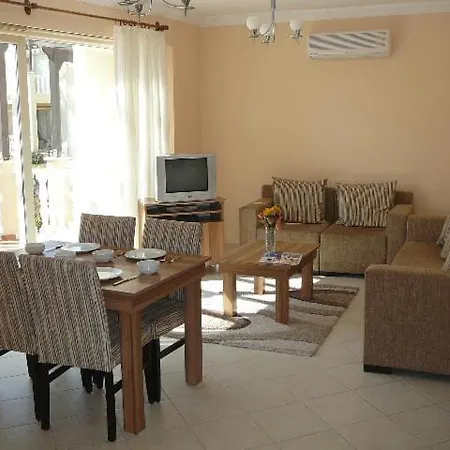 Turquoise Apartment *